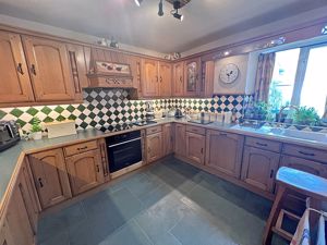 Kitchen- click for photo gallery